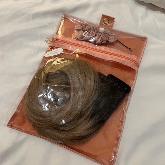 Ponytail Extension - Picture 3 of 4